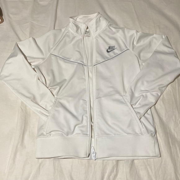 Nike air sportswear light jacket - Picture 1 of 4